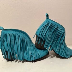 Turquoise Fringe booties !! Size 9 PUC